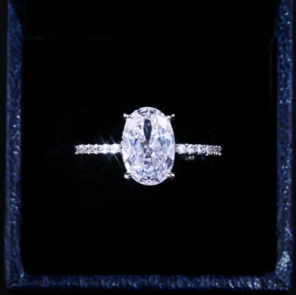 New Silver Oval Ring - Picture 6 of 6